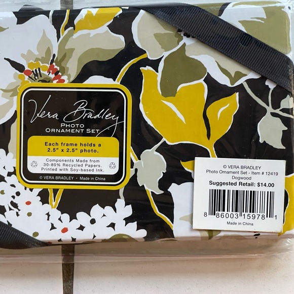 NWT NIB Vera Bradley Dogwood Photo Ornament Set includes 2 Coordinating Frames - Picture 3 of 7